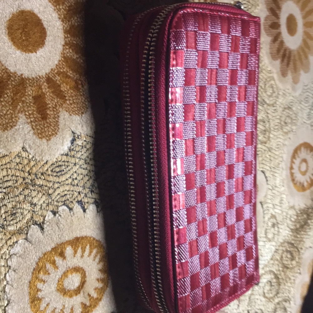 Red purse - Picture 3 of 3